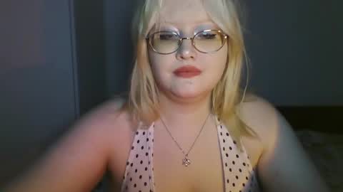 Snapshot of elayne_sweet chatting on June 4, 6:30 am elayne_sweet online show from June 4, 6:30 am