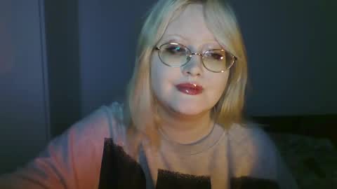 Snapshot of elayne_sweet chatting on June 6, 6:07 am elayne_sweet online show from June 6, 6:07 am