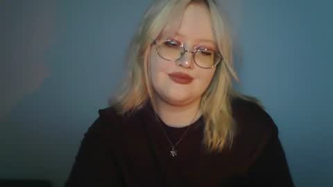 Snapshot of elayne_sweet chatting on June 19, 6:07 am elayne_sweet online show from June 19, 6:07 am