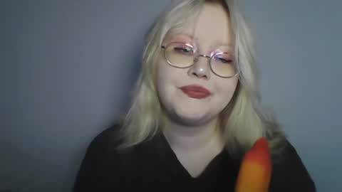 Snapshot of elayne_sweet chatting on June 24, 6:01 am elayne_sweet online show from June 24, 6:01 am
