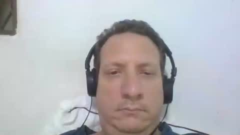 Snapshot of elcamello6 chatting on December 16, 7:04 am elcamello6 online show from December 16, 7:04 am