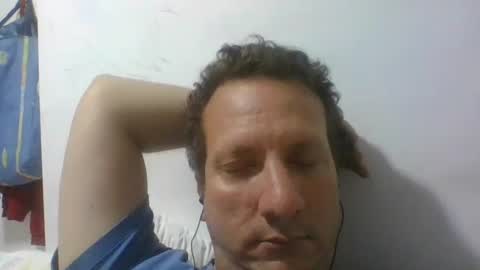 Snapshot of elcamello6 chatting on March 9, 9:46 am elcamello6 online show from March 9, 9:46 am