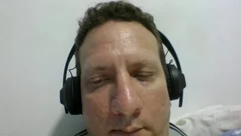 Snapshot of elcamello6 chatting on September 11, 6:24 am elcamello6 online show from September 11, 6:24 am