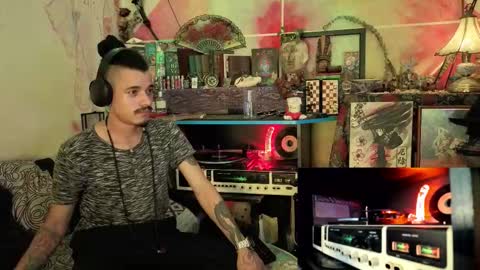 Sir Eleazar online show from November 19, 7:25 pm