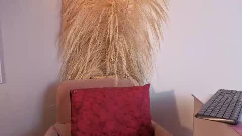 Snapshot of elecktra_sweet chatting on June 11, 12:32 am Elecktra online show from June 11, 12:32 am