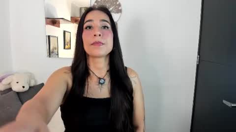 Snapshot of electra_hunt chatting on June 16, 12:13 am Electra- Please help me reach 100 likes online show from June 16, 12:13 am