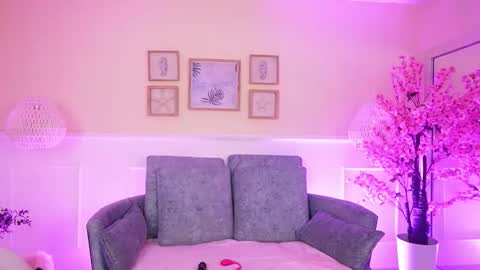 Electra Jones online show from March 13, 11:39 am