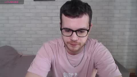Snapshot of electric_smile chatting on May 8, 7:57 am Alex online show from May 8, 7:57 am