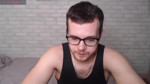 Snapshot of electric_smile chatting on May 10, 7:08 pm Alex online show from May 10, 7:08 pm