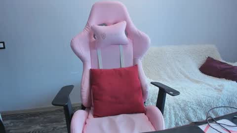 eleganc3 online show from February 6, 7:02 am