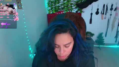 Snapshot of elektra_32 chatting on February 10, 5:33 am elektra online show from February 10, 5:33 am