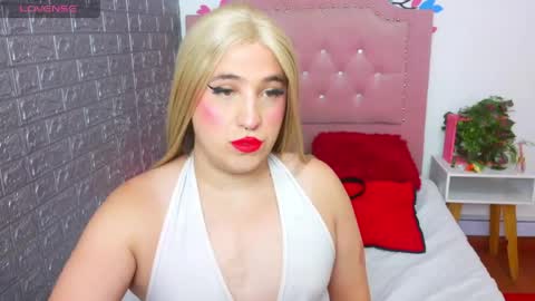 Snapshot of elektra_doll chatting on May 23, 7:29 pm elektra_doll online show from May 23, 7:29 pm