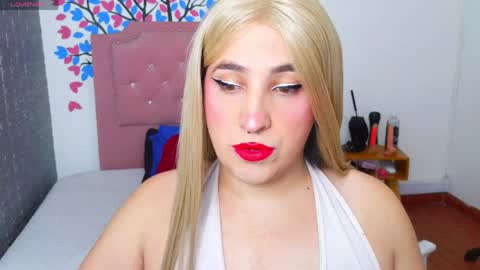 Snapshot of elektra_doll chatting on June 7, 4:16 am elektra_doll online show from June 7, 4:16 am