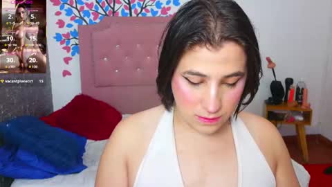 Snapshot of elektra_doll chatting on June 16, 9:23 am elektra_doll online show from June 16, 9:23 am