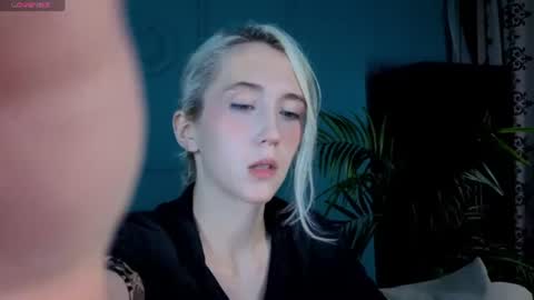 Snapshot of elen__moore chatting on July 20, 5:55 am Elen online show from July 20, 5:55 am