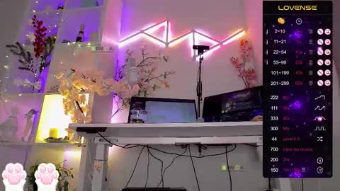 Snapshot of elena_marilyn chatting on November 28, 10:01 pm Elena online show from November 28, 10:01 pm