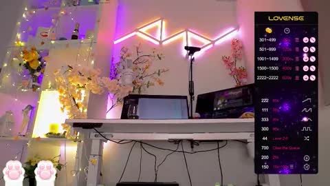 Elena online show from February 6, 7:50 pm