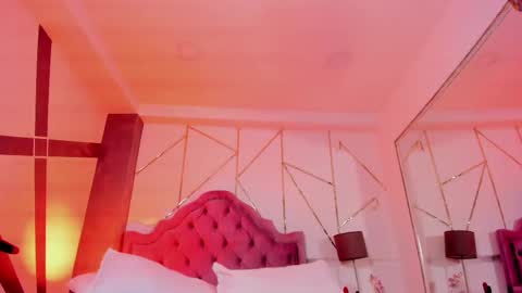 Snapshot of elena_rosse chatting on February 23, 6:49 am Elena online show from February 23, 6:49 am