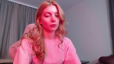 Elena online show from April 24, 7:05 pm