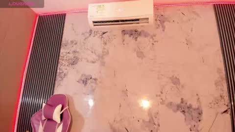 elena_wolff online show from February 4, 12:00 pm