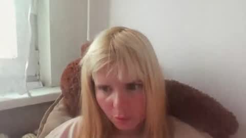 Snapshot of elenaflirt chatting on June 11, 3:43 pm Elena online show from June 11, 3:43 pm