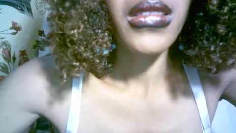 elenah013 online show from December 18, 7:03 am