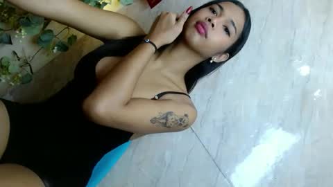 Snapshot of elenapierce69 chatting on April 27, 1:58 am Call me Yours. online show from April 27, 1:58 am
