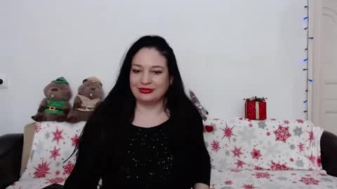 Snapshot of elenatroyy chatting on January 3, 12:33 am ElenaTroyy online show from January 3, 12:33 am