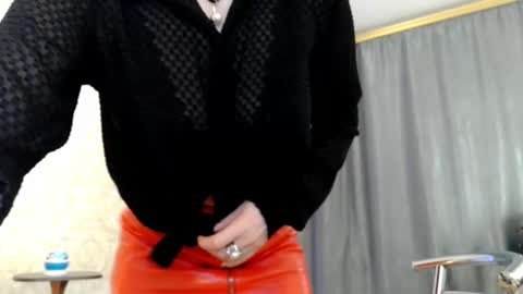 Snapshot of elenaza chatting on November 15, 1:40 pm elenaza online show from November 15, 1:40 pm