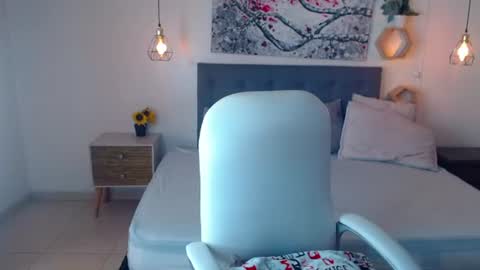 Snapshot of elenna__ chatting on July 13, 1:14 pm Elenna online show from July 13, 1:14 pm
