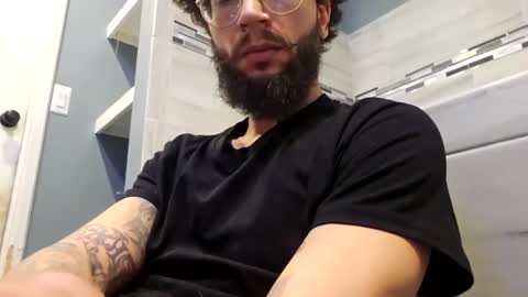 elephant_titus online show from February 15, 7:38 am