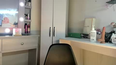 elettra_bennet online show from May 19, 1:56 am
