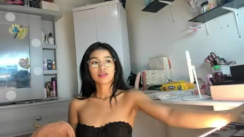elettra_bennet online show from May 23, 2:28 am