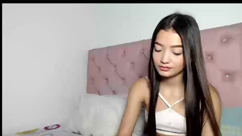 Snapshot of elettra_parisi19 chatting on September 9, 9:03 pm elettra_parisi19 online show from September 9, 9:03 pm