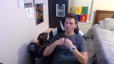 Snapshot of elevatetlb chatting on September 10, 2:33 am Walker online show from September 10, 2:33 am