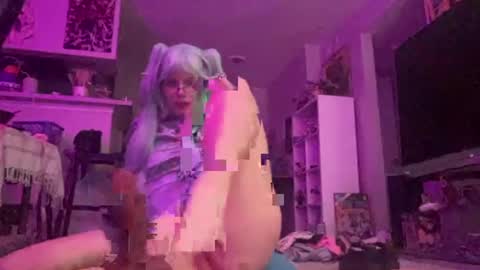 Snapshot of elfspit chatting on June 1, 4:25 am elfspit online show from June 1, 4:25 am