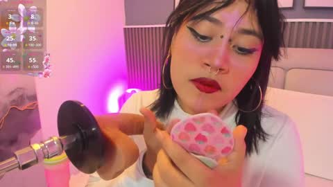 Snapshot of eli_yeager chatting on April 15, 7:43 pm Eli online show from April 15, 7:43 pm