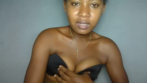 Snapshot of elia011 chatting on January 11, 6:01 pm elia011 online show from January 11, 6:01 pm