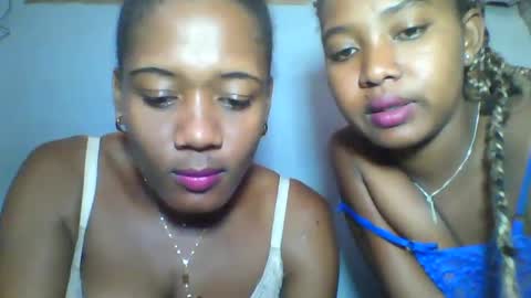 Snapshot of elia011 chatting on January 25, 11:34 am elia011 online show from January 25, 11:34 am