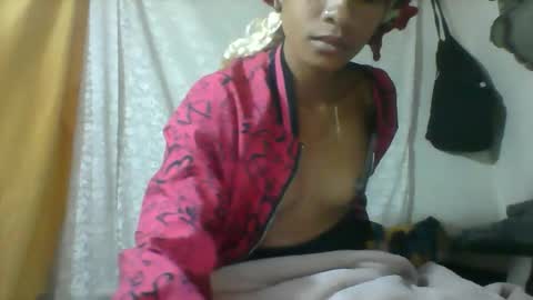 Snapshot of elia011 chatting on May 30, 1:14 am elia011 online show from May 30, 1:14 am