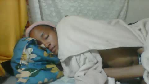 Snapshot of elia011 chatting on May 30, 4:48 pm elia011 online show from May 30, 4:48 pm