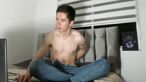 Snapshot of elian_tg chatting on January 11, 12:01 am Elian online show from January 11, 12:01 am