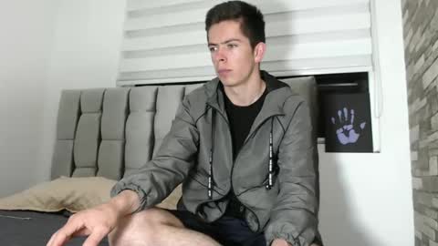 Snapshot of elian_tg chatting on January 12, 12:39 am Elian online show from January 12, 12:39 am