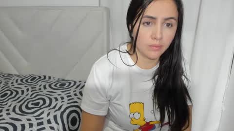 Snapshot of eliana_garcia chatting on February 5, 3:13 am eliana_garcia online show from February 5, 3:13 am