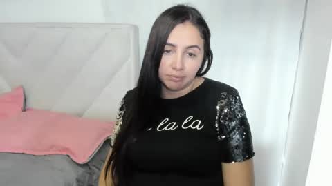 Snapshot of eliana_garcia chatting on February 16, 4:53 am eliana_garcia online show from February 16, 4:53 am