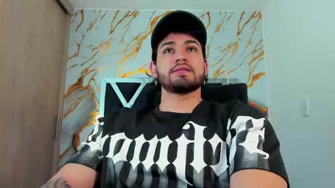 Snapshot of eliankeiser chatting on June 3, 5:51 pm Elian online show from June 3, 5:51 pm