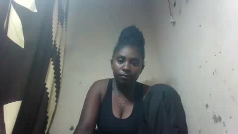 Snapshot of eliannee chatting on December 15, 10:03 pm eliannee online show from December 15, 10:03 pm