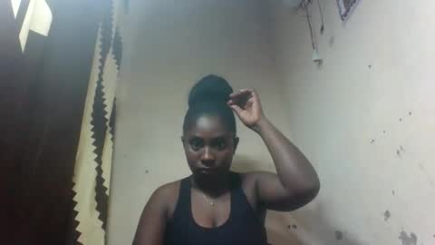 Snapshot of eliannee chatting on December 16, 11:26 am eliannee online show from December 16, 11:26 am