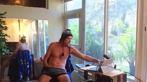 Snapshot of eliberator chatting on March 2, 9:43 pm eliberator online show from March 2, 9:43 pm