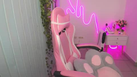 elieiza_xo online show from November 26, 9:21 am